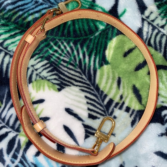 AUTHENTIC LOUIS VUITTON BAG - Picture 9 of 13